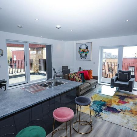 Lovely 2 Bed Apartment With Parking London Exterior photo