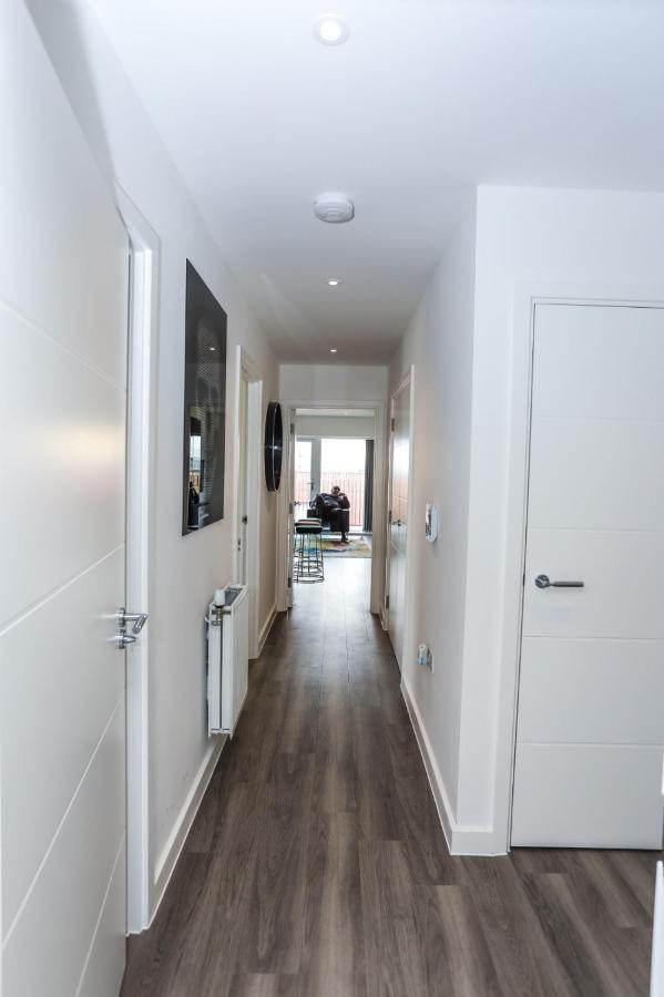Lovely 2 Bed Apartment With Parking London Exterior photo