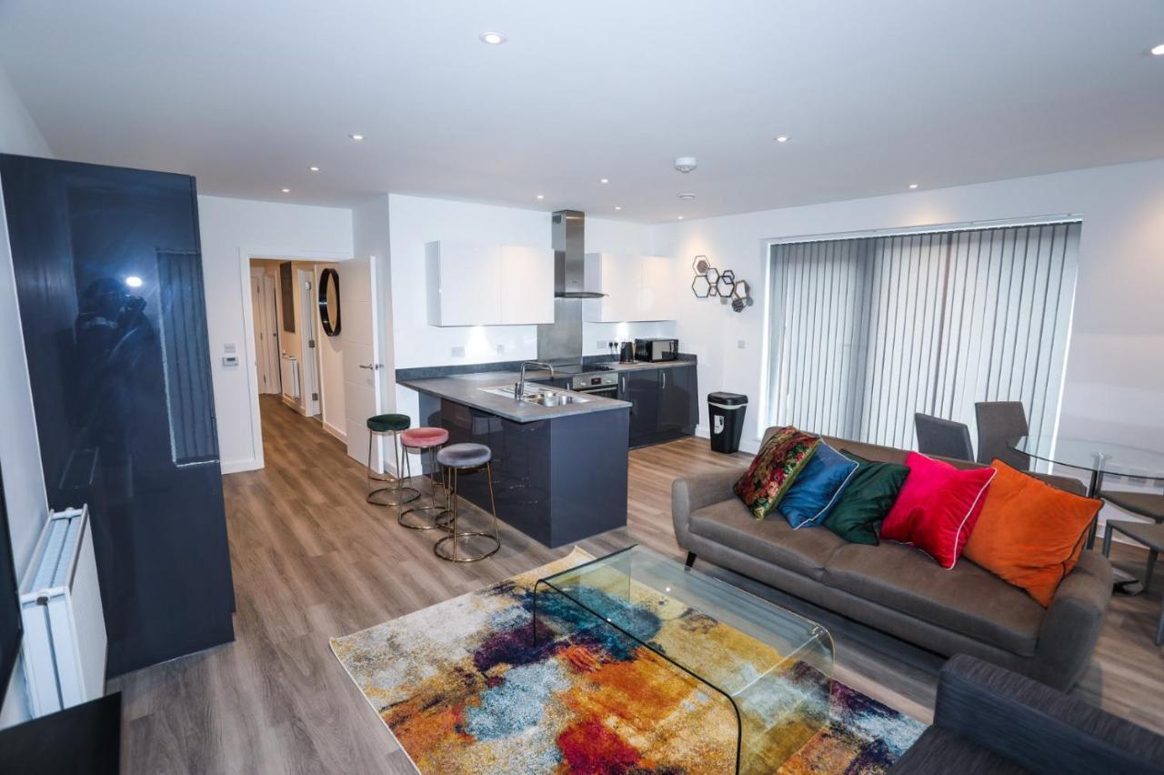 Lovely 2 Bed Apartment With Parking London Exterior photo