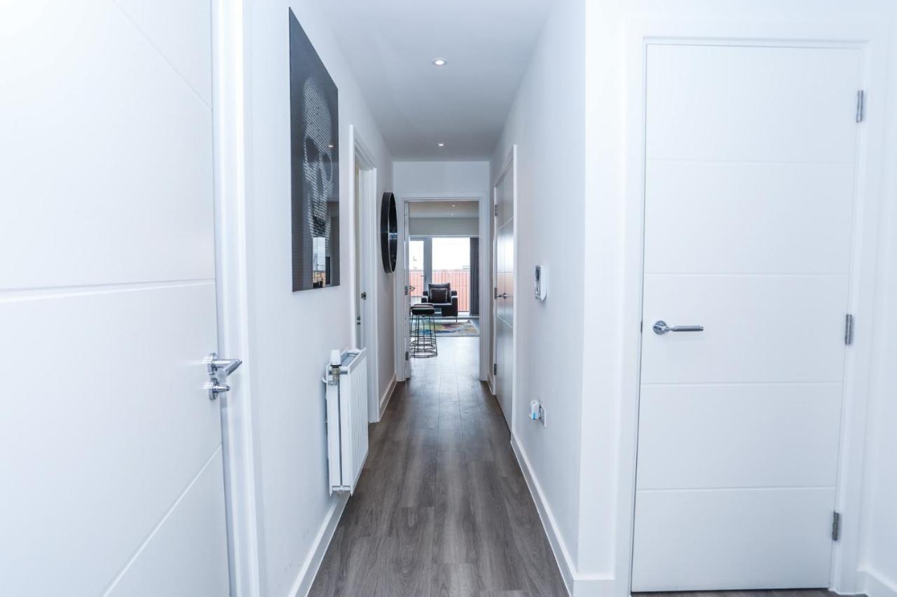 Lovely 2 Bed Apartment With Parking London Exterior photo