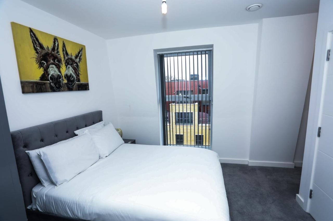 Lovely 2 Bed Apartment With Parking London Exterior photo