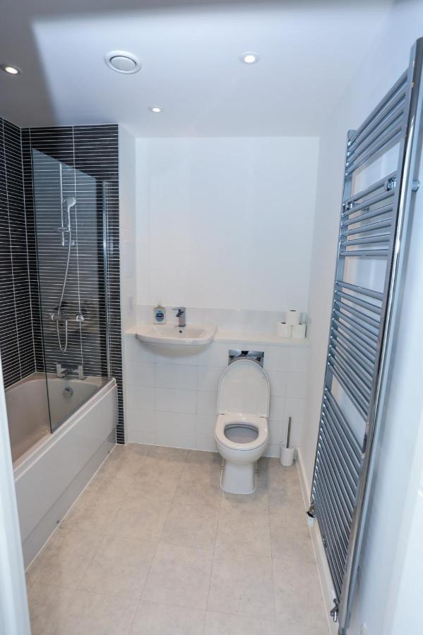 Lovely 2 Bed Apartment With Parking London Exterior photo