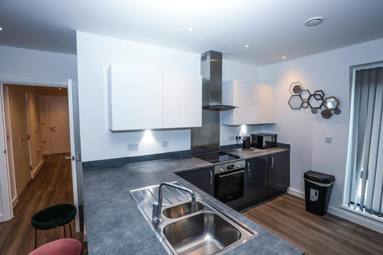 Lovely 2 Bed Apartment With Parking London Exterior photo