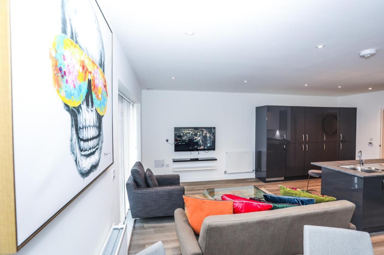 Lovely 2 Bed Apartment With Parking London Exterior photo